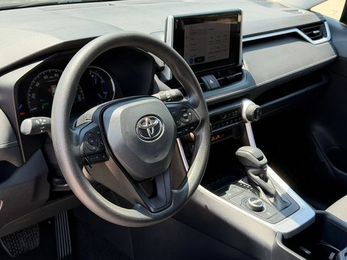 Used 2025 Toyota RAV4 XLE AWD/4WD image 22