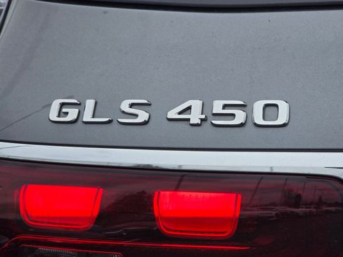 Used 2024 Mercedes-Benz GLS 450 4MATIC image 37