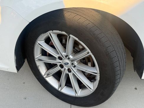 Used 2019 Ford Flex Limited AWD/4WD image 2
