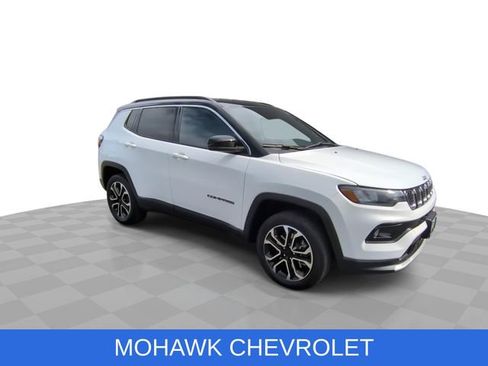 Used 2024 Jeep Compass Limited AWD/4WD image 2