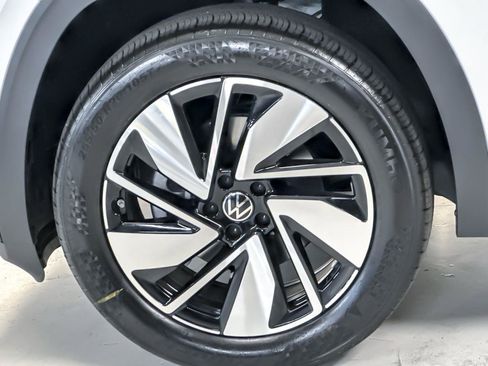 New 2026 Volkswagen Atlas SEL image 25