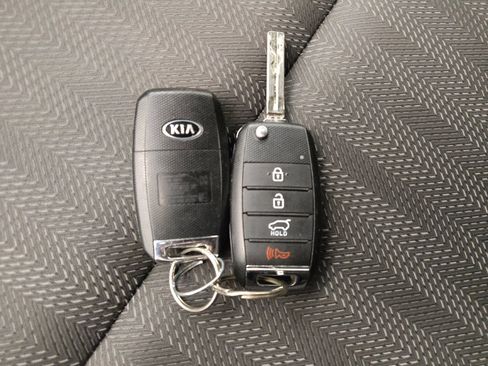 Used 2020 Kia Sportage LX FWD image 32