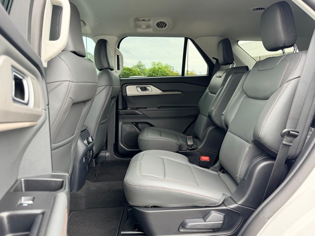 New 2026 Ford Explorer Active w/ Active Comfort Package RWD image 10