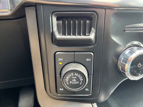 Used 2025 Ford F150 Lariat w/ Equipment Group 502A High AWD/4WD image 23