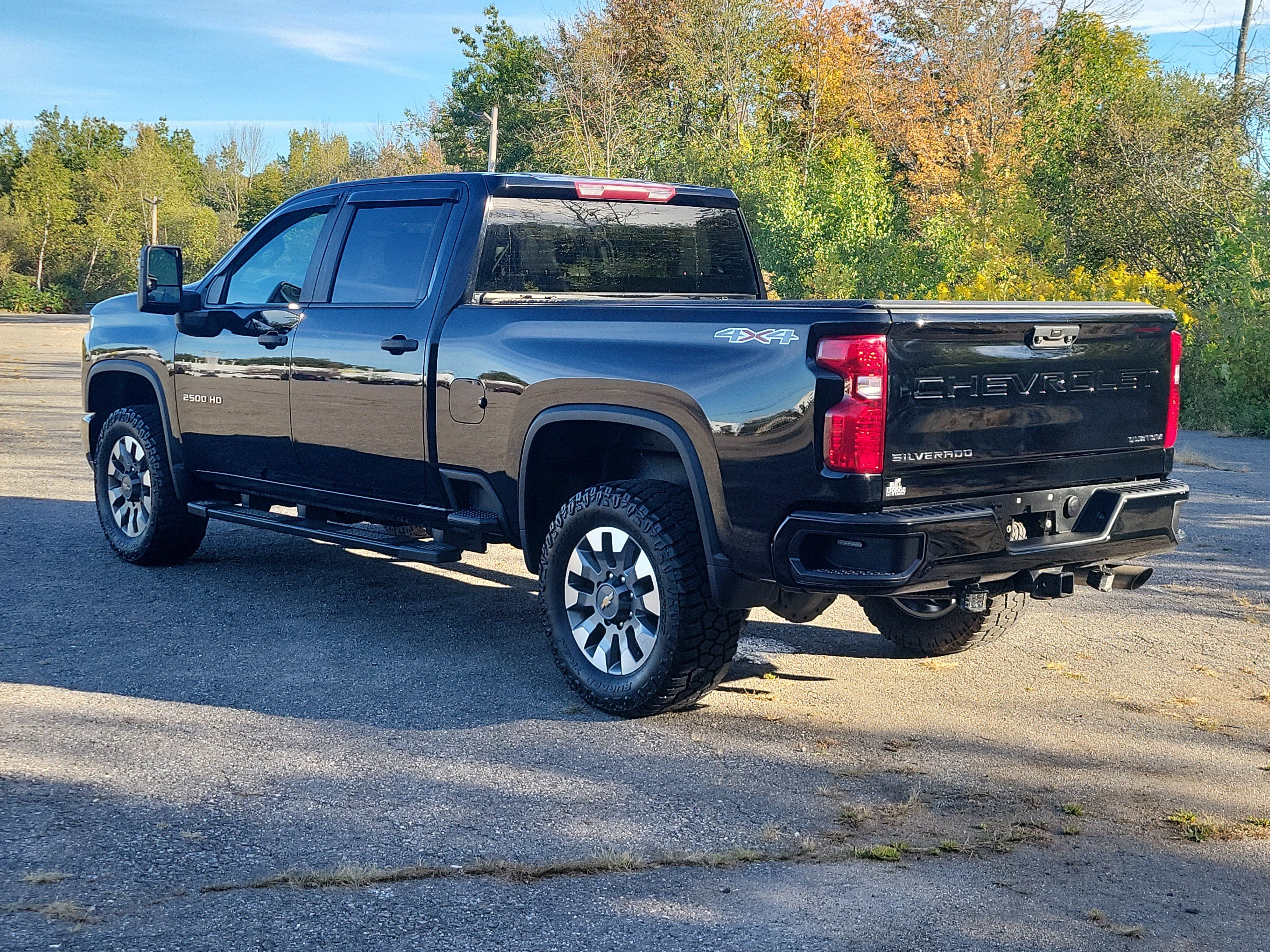 Used 2023 Chevrolet Silverado 2500 Custom w/ Custom Value Package AWD/4WD image 7