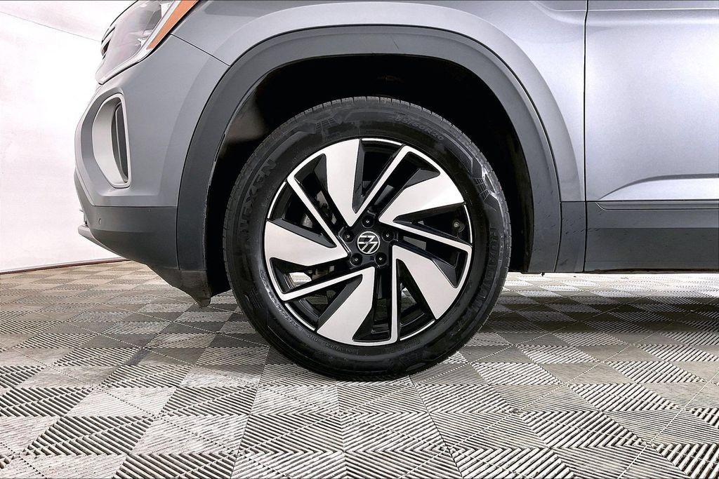 Used 2024 Volkswagen Atlas SE FWD image 8