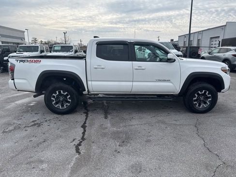 Used 2022 Toyota Tacoma TRD Off-Road w/ Technology Package image 28