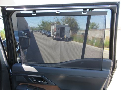 Used 2025 Lexus GX 550 w/ Accessory Package (2T) AWD/4WD image 22