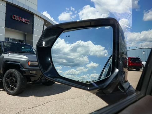 Used 2022 GMC Yukon Denali AWD/4WD image 29
