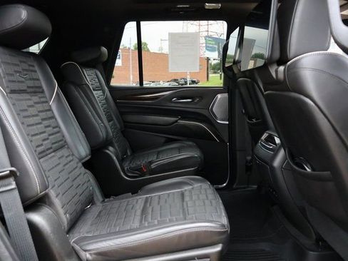 Certified 2021 Cadillac Escalade Premium Luxury Platinum AWD/4WD image 13