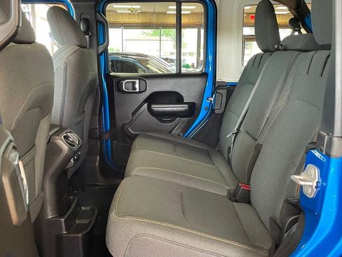 Used 2024 Jeep Wrangler Unlimited AWD/4WD image 15