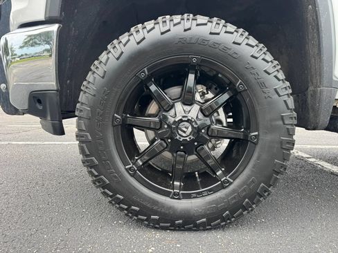 Used 2020 Chevrolet Silverado 2500 LT w/ Texas Edition AWD/4WD image 11