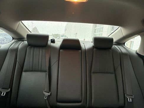 Used 2019 Honda Accord Touring image 11