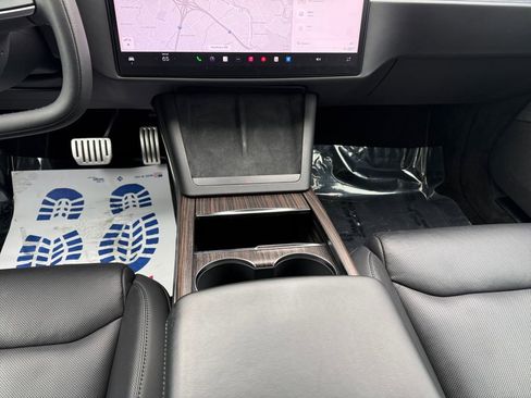 Used 2021 Tesla Model S Plaid image 11