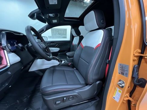 New 2025 GMC Canyon AT4 w/ AT4X Package image 20