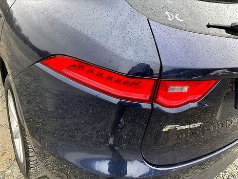 Used 2019 Jaguar F-PACE Premium image 27