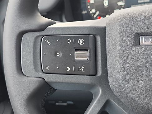 New 2026 Land Rover Defender 110 X-Dynamic SE image 16