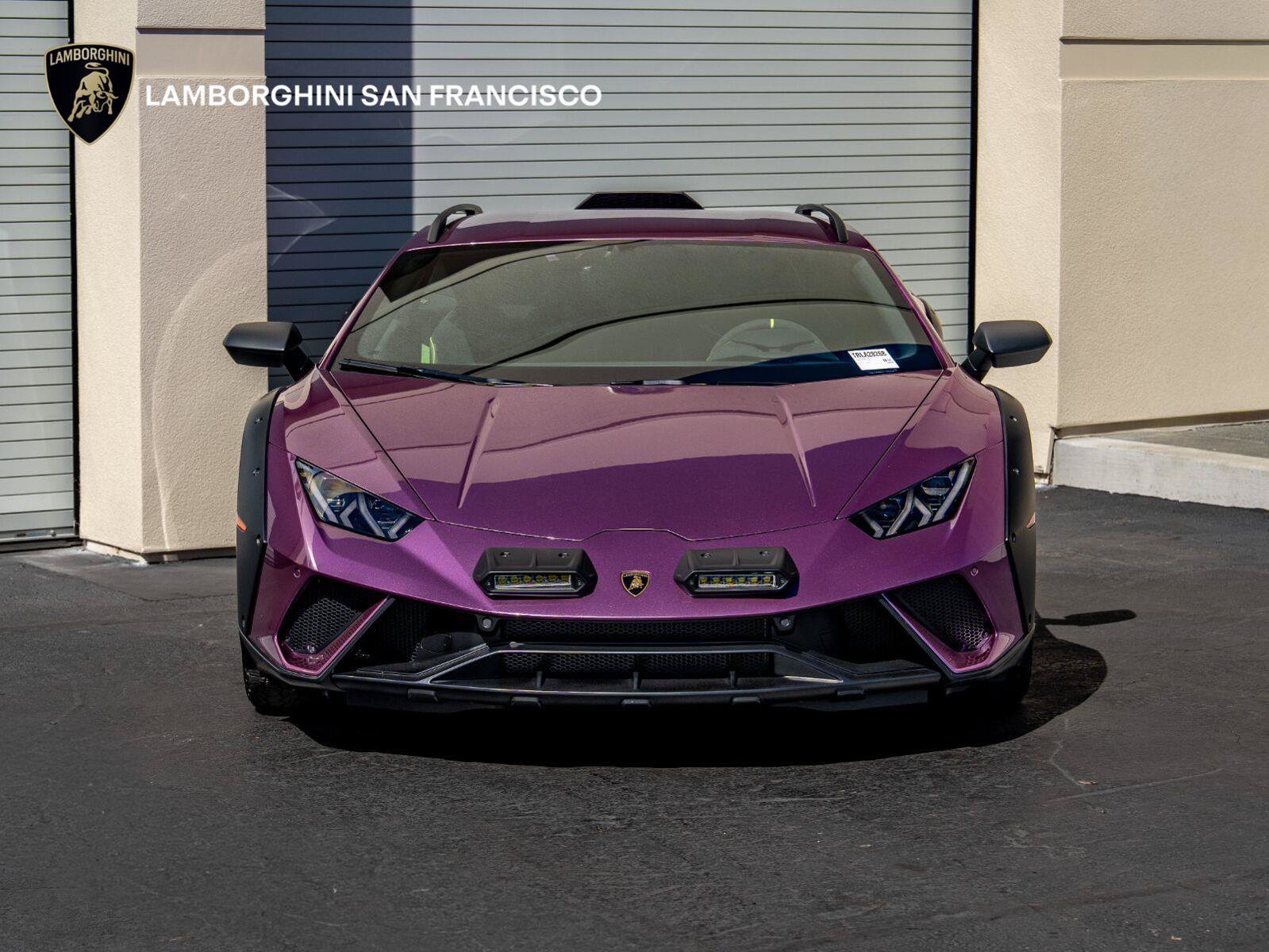 Used 2024 Lamborghini Huracan Sterrato AWD/4WD image 2