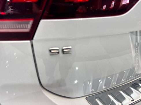 Used 2023 Volkswagen Tiguan SE AWD/4WD image 23