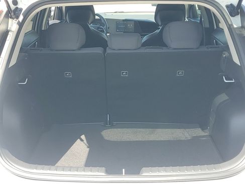 Used 2024 Kia Niro LX FWD image 12