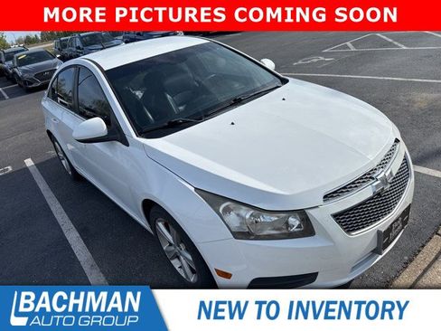 Used 2014 Chevrolet Cruze LT image 2