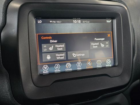 Used 2019 Jeep Renegade Latitude w/ Cold Weather Group AWD/4WD image 28