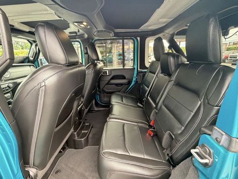 Used 2019 Jeep Wrangler Unlimited Sahara w/ Uconnect 4C Nav & Sound Group AWD/4WD image 85