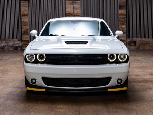 Used 2019 Dodge Challenger R/T w/ Blacktop Package image 2