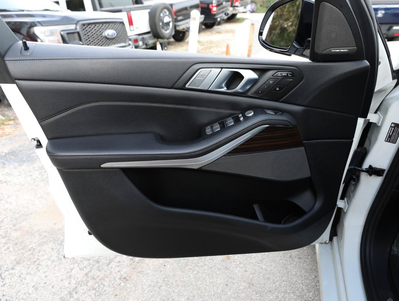 Used 2020 BMW X7 xDrive40i w/ Premium Package AWD/4WD image 19