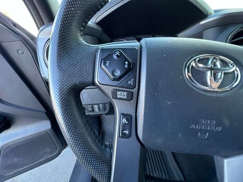 Used 2020 Toyota Tacoma TRD Off-Road w/ Technology Package AWD/4WD image 13
