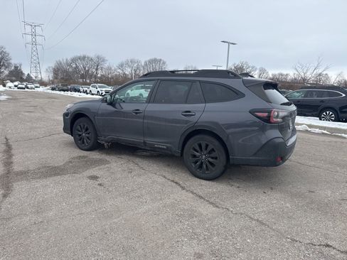 Used 2023 Subaru Outback Onyx Edition image 16