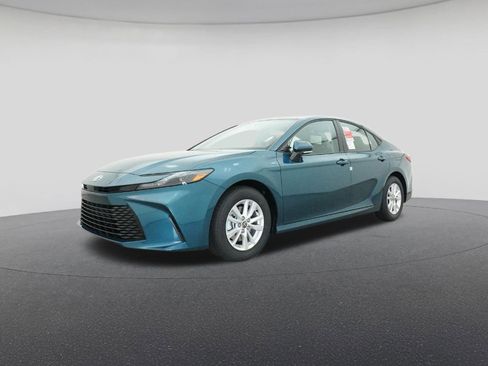 New 2025 Toyota Camry LE image 17