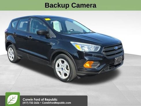 Used 2017 Ford Escape S image 3