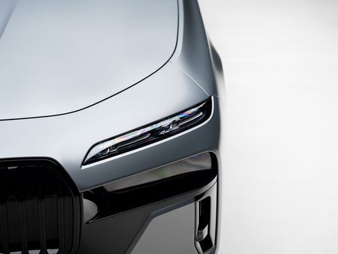 Used 2023 BMW 760i xDrive w/ Executive Package image 12