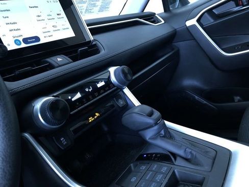 Certified 2025 Toyota RAV4 LE image 29