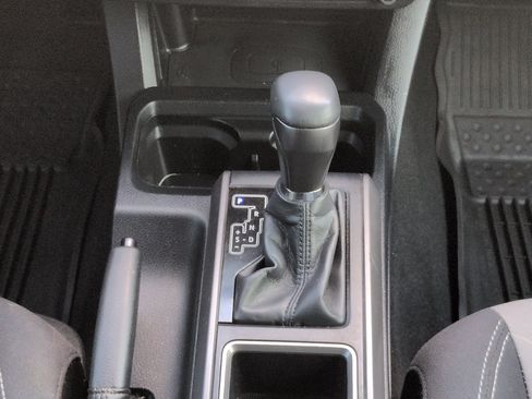 Used 2020 Toyota Tacoma TRD Off-Road AWD/4WD image 17