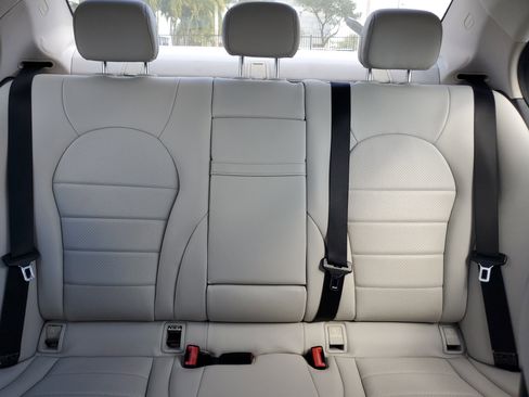 Used 2015 Mercedes-Benz C 300 Sedan image 25