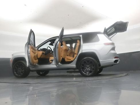 Used 2023 Jeep Grand Cherokee L Summit AWD/4WD image 57