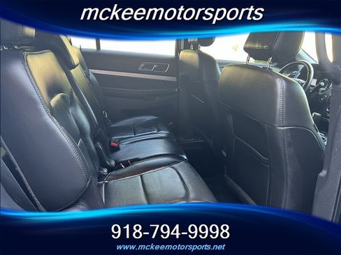 Used 2017 Ford Explorer XLT w/ Equipment Group 202A AWD/4WD image 7