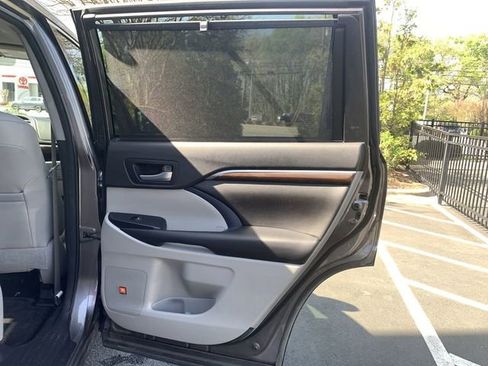 Certified 2016 Toyota Highlander Limited image 11