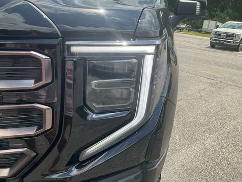 Used 2023 GMC Sierra 1500 AT4X AWD/4WD image 9