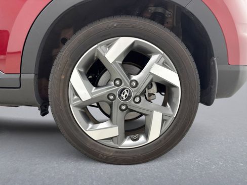 Used 2024 Hyundai Venue Limited image 26