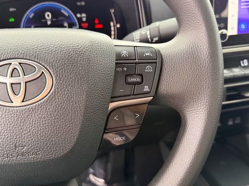 Used 2025 Toyota Camry LE FWD image 19