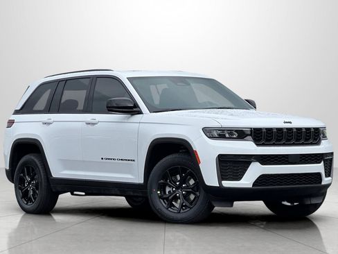 New 2026 Jeep Grand Cherokee Altitude image 2