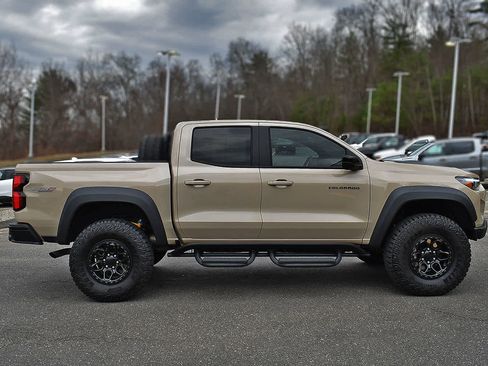 Used 2024 Chevrolet Colorado ZR2 w/ ZR2 Bison Edition image 9