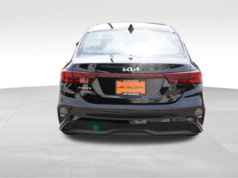 Certified 2024 Kia Forte LXS FWD image 6