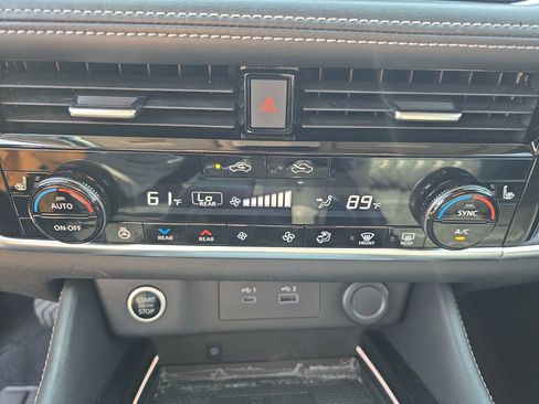 Used 2022 Nissan Rogue Platinum w/ Head-Up Display Package FWD image 22