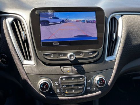 Used 2025 Chevrolet Malibu LT FWD image 16