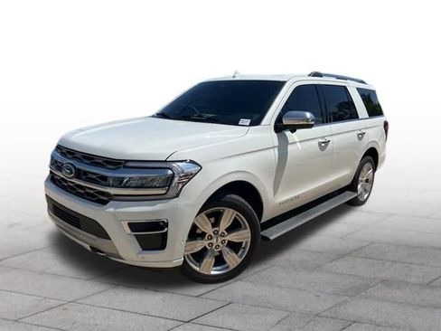 Used 2024 Ford Expedition Platinum AWD/4WD image 3