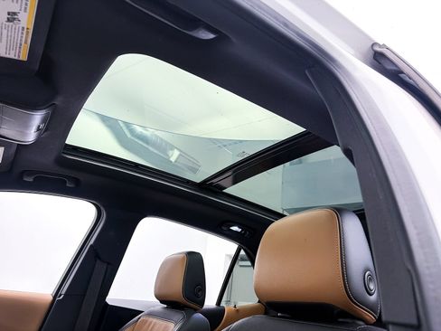 Used 2020 Chevrolet Equinox Premier AWD/4WD image 4